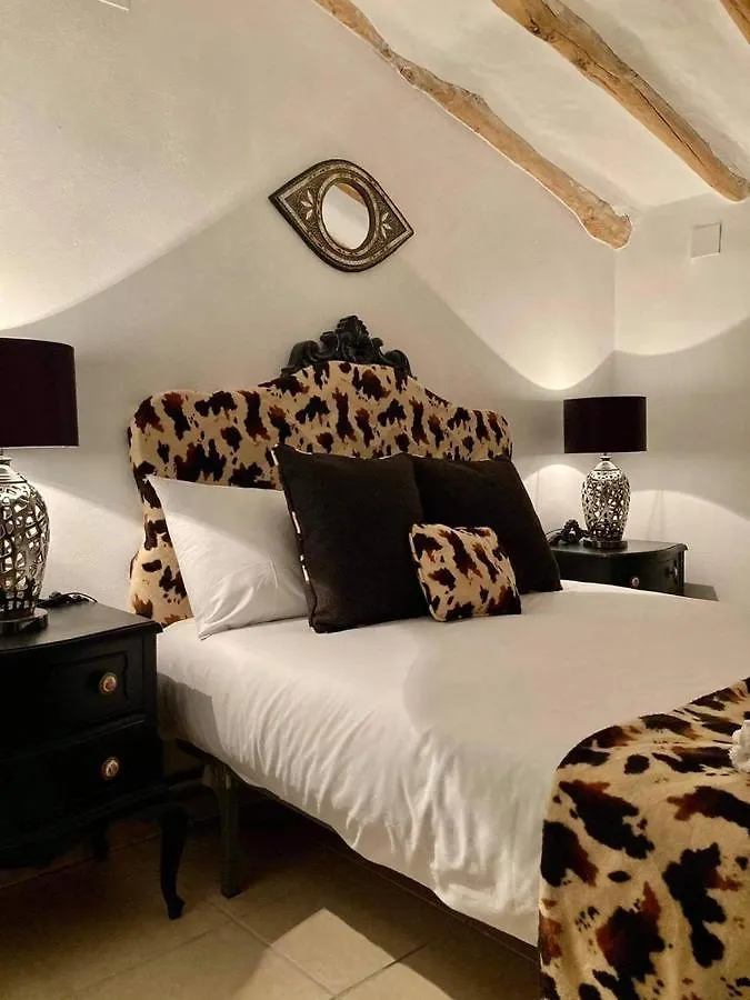 Casa Lucia Bed & Breakfast Caniles